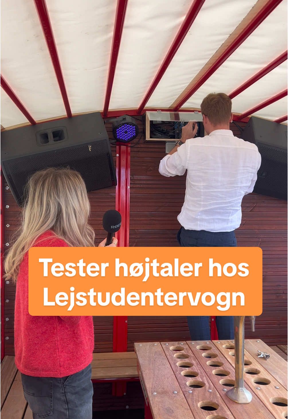 Tester højtaler hos Lejstudentervogn🤩🙌🏼🔊 Den kom helt op på 113,7db!! #højtaler #tester #student #studenterkørsel #studentervogn #lejstudentervogn 