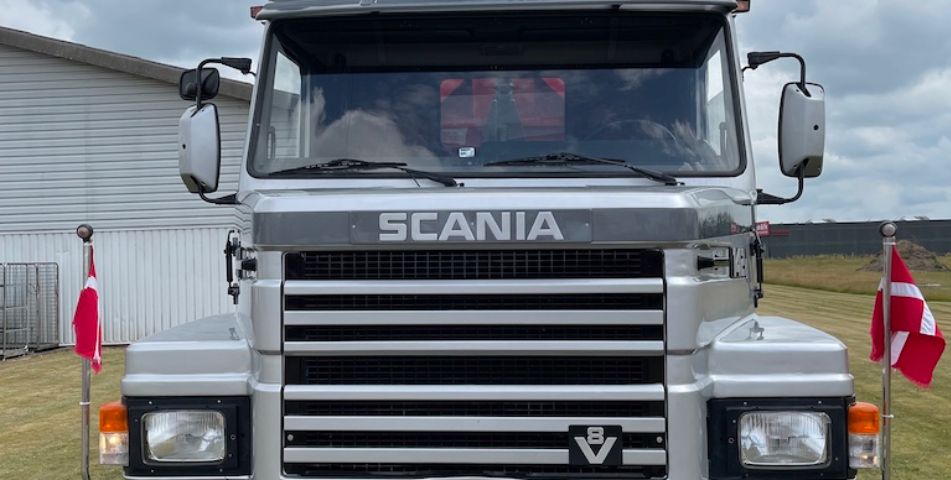 Scania T142 DayCab