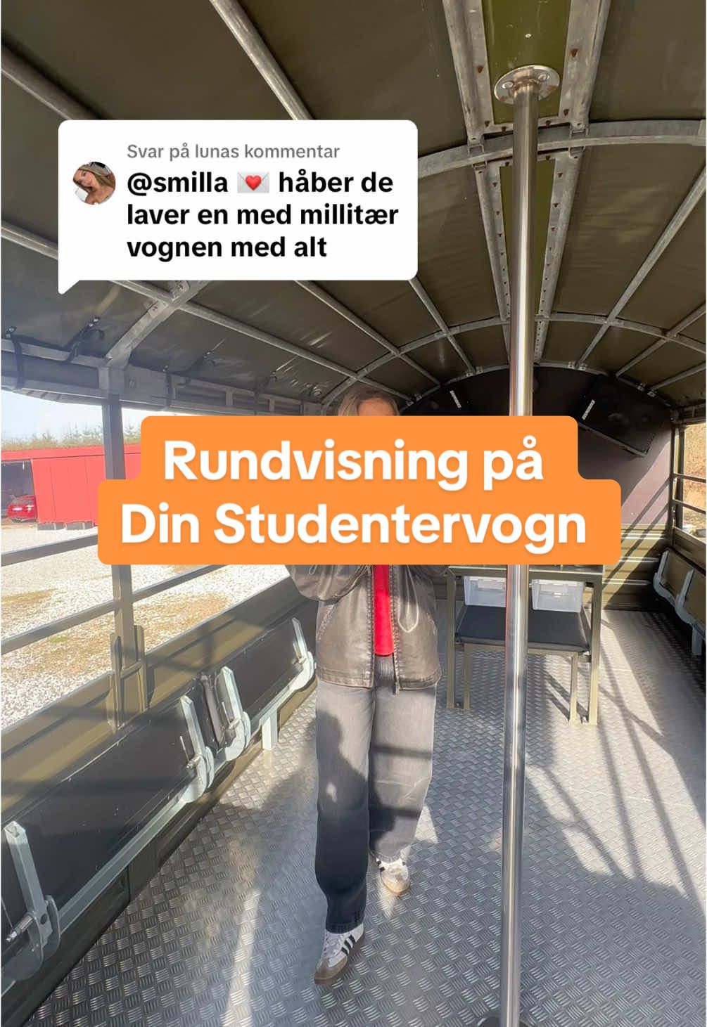 Svarer @luna  Her er en millitærvogn der har lidt af det hele! Vognen her er fra Din Studentervogn! ⭐️🚚#dinstudentervogn #studenterkørsel #student #studentervogn #vogn #vognmand 