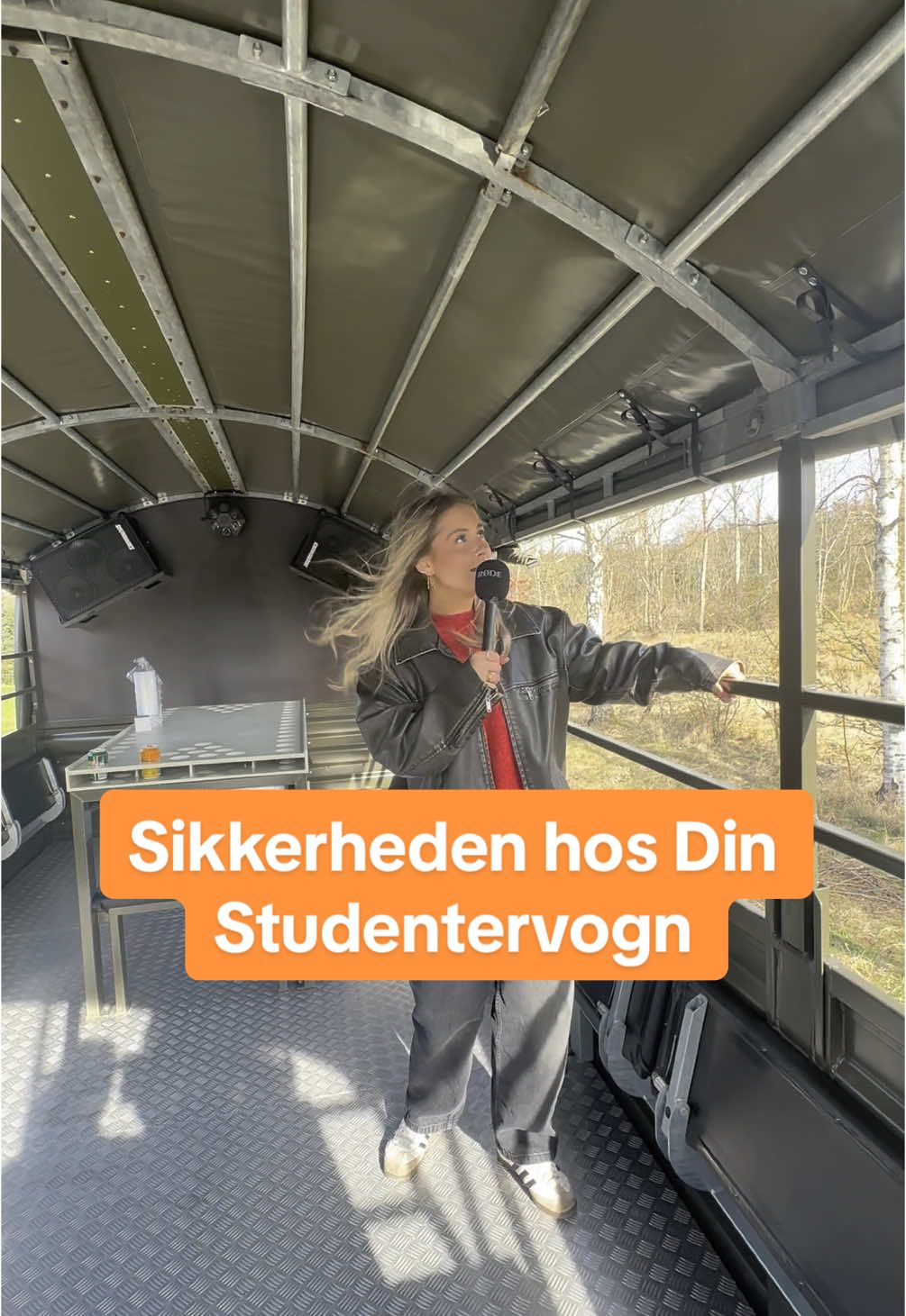 Sikkerheden er altid i top her hos Studenterugen og her er et eksempel fra Din Studentervogn #studenterkørsel #vognmand #student #clseifert #studentervogn 