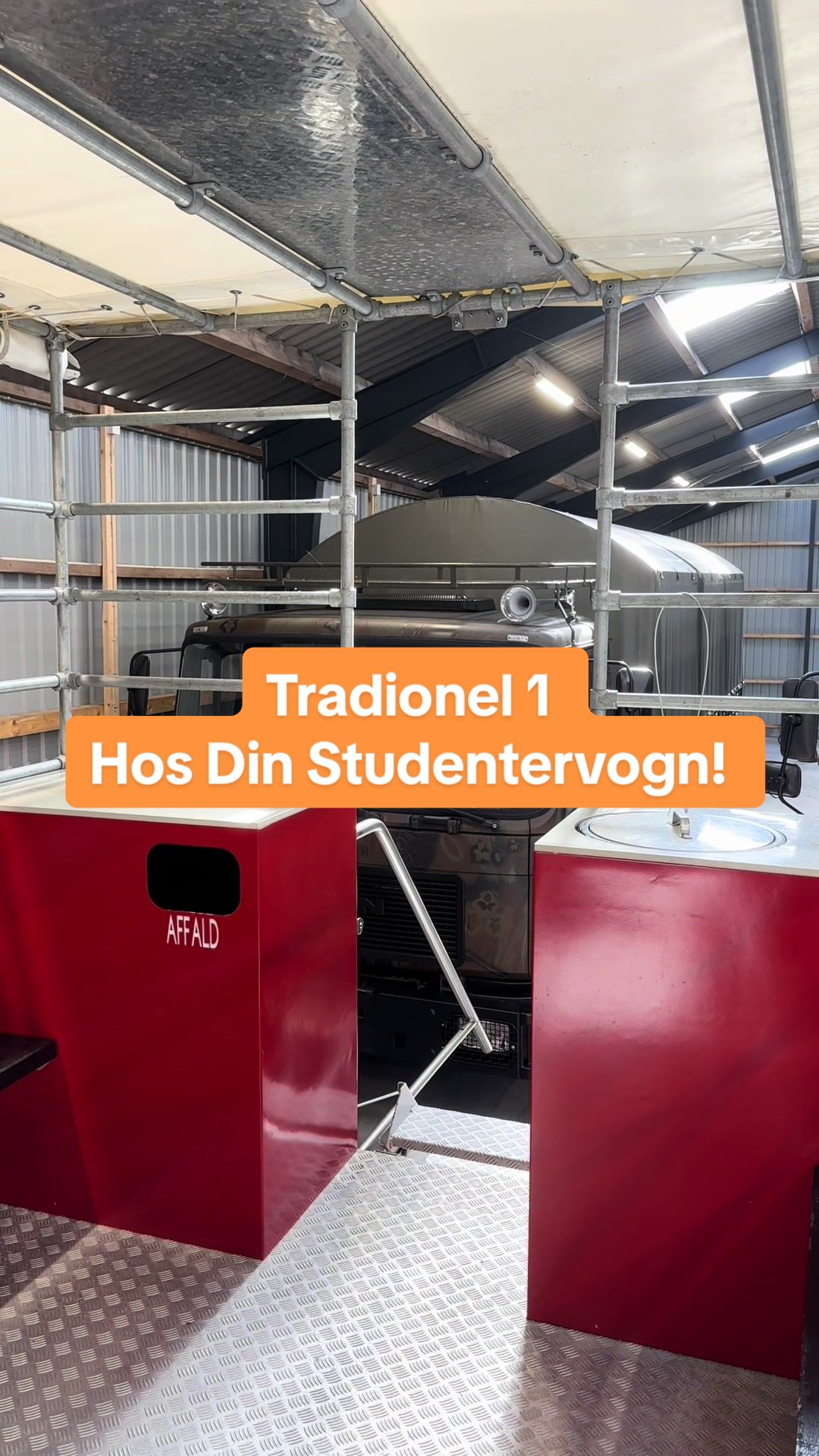Et lille indblik i vognen “Tradionel 1” fra Din Studentervogn! ♥️🚚🥳#studenterkørsel #vognmand #student #dinstudentervogn #ConSantanderConecto 