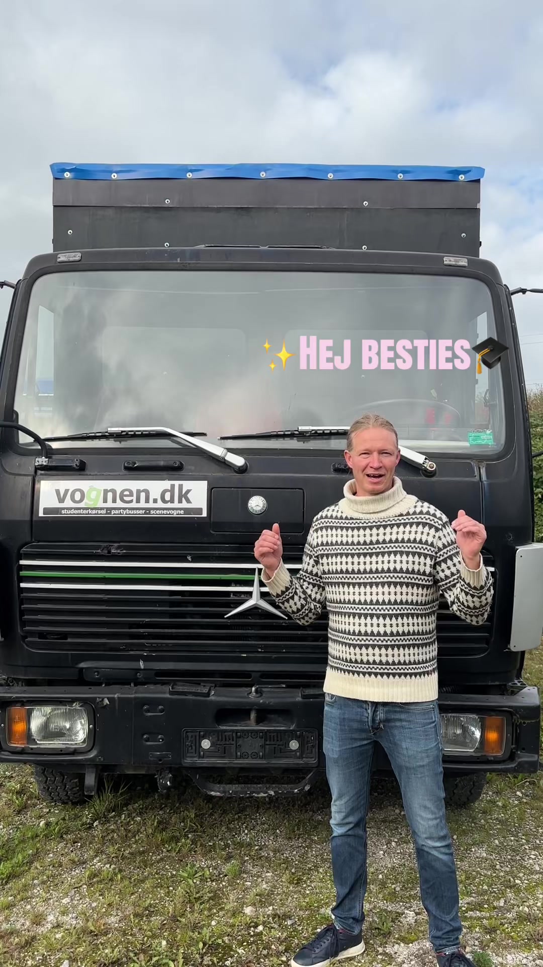 Hos Vognen.dk har vi 3 forskellige modeller af studentervogne. Se med her og find ud af hvilken vogn, der passer til jeres klasse🎓 For mere information besøg os på Vognen.dk 🎉
